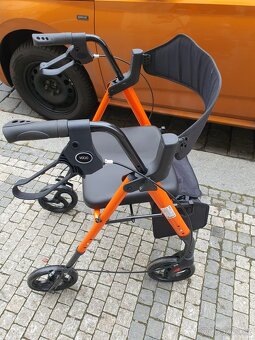 oranžové chodítko, skládací, uveze 150kg, ZÁNOVNÍ - 4