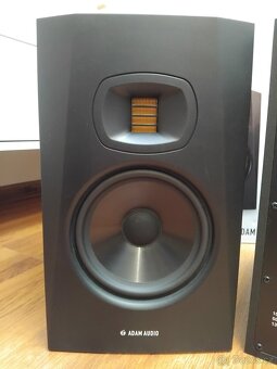 Adam Audio T7V - 4