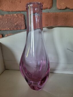 VÁZA-STAROBYLÁ- HUTNÍ SKLO FIALOVÁ- KRÁSNÝ DESIGN - 4