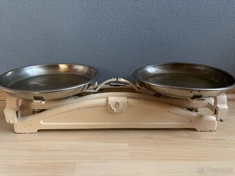 Stará váha i se závažími - 4