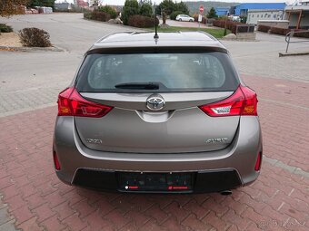 Toyota Auris 2.0 D-4D Active 12/2013 - 4