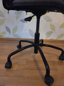 Kancelářská židle čená - 4