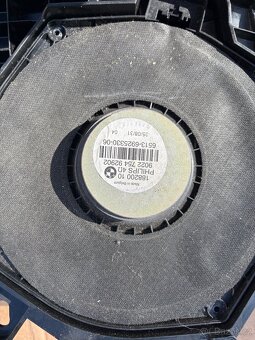 BMW E90 subwoofery pod sedačky L+P originál - 4