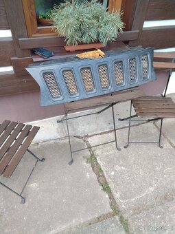 Dacia Duster přední maska - 4