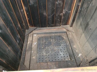 dřevěná větší udírna - 4