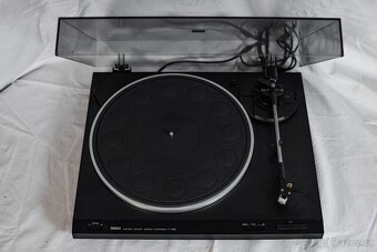 Gramofon YAMAHA - 4