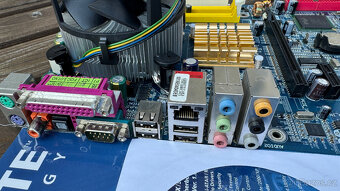 Gigabyte GA‑8I945PLGE‑RH (Rev. 1.x) + Intel Core 2 Duo E8500 - 4