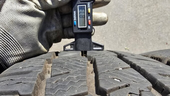 Zimní pneu 215/65/16c Michelin - 4