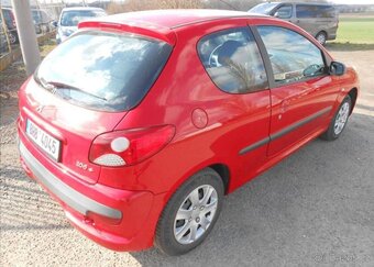 Peugeot 206 1,1 i 44 kW PLUS Serviska benzín - 4