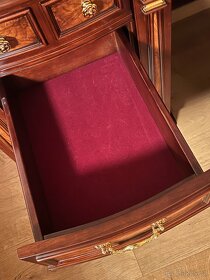 Luxusní kosmetický stolek Viola Luxury Interiors - 4