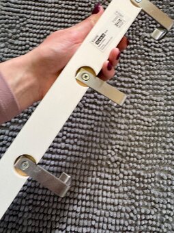 IKEA TJUSIG Věšák na dveře/stěnu, bílý, 60 cm - 4