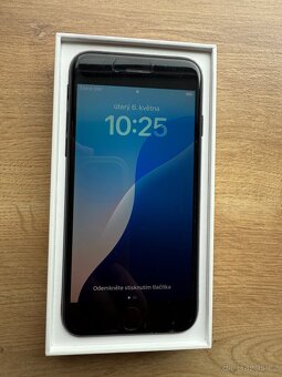 Prodám iPhone SE 2020 – 64 GB – černý - ZÁNOVNÍ - 4