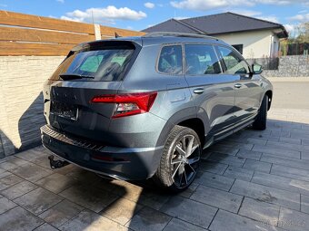 Škoda Karoq 2.0tdi 110kw SportLine Tažné Kamera ALU 19 ORIG - 4