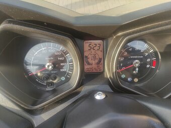 Yamaha xmax 400 - 4