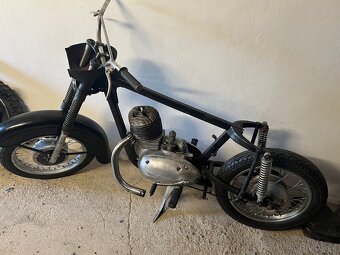 Jawa 250 na díly - 4