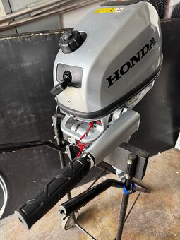 Prodám lodni motor Honda BF6 LHU - 4