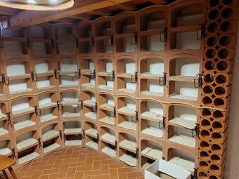 Regál na víno  Standard červený - 4