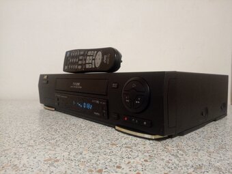Videorekordér JVC HR-J672 - 4