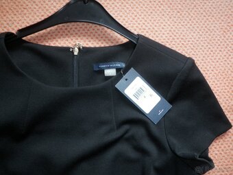 černé šaty zn. Tommy Hilfiger - vel. S - nové - 4