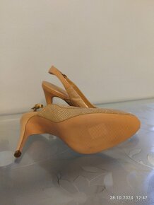 Prodám nové sandály na podpatku kůže. Vel.39. - 4