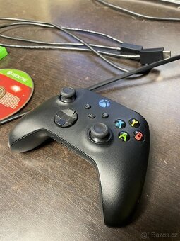 Prodám Microsoft Xbox Series X - 4
