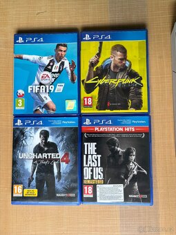 Playstation 4 Slim Bílá, Dva ovladače - 4
