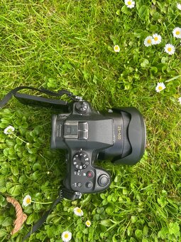 Panasonic Lumix DMC-FZ1000 - 4