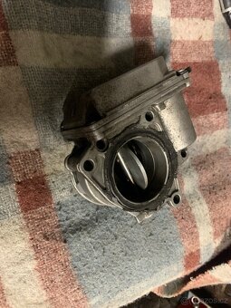 Škrtící klapka 1.9tdi 2.0tdi 03g128063cv120 - 4