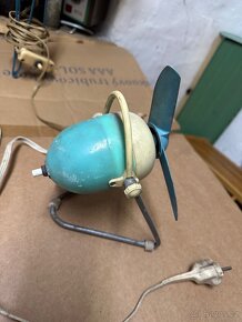 Stolní větráček, lampička, stahovací lustr - 4