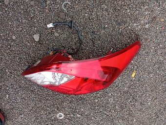 HYUNDAI I20 ZADNÍ LEVÉ SVĚTLO Z RV  2015 PĚKNÉ - 4