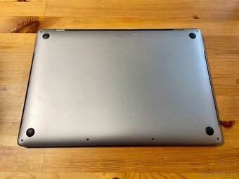 Apple MacBook Pro 16" (2019, i7, 16GB, 512GB) - 4