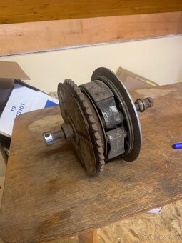 Jawa brzdový štít s paknami,rozeta,talíř rozety ašroub kola - 4