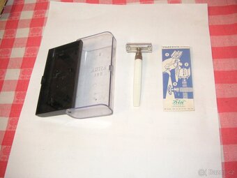 holící strojek ASTRA - 4