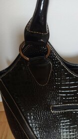 Kabelka černá lesklá značka Jenny Fairy - 4