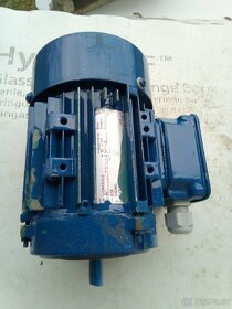 Trífazový el.motor 230/400V. 0,18KW (180W) - 4