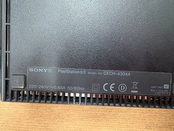 PlayStation 3 Super Slim CECH-4304A + 2 ovladače - 4