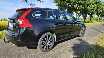 Volvo V60, 2.4 D6 AWD 162 kW PLUG-IN HYBRID - 4