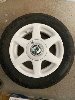 Prodám ALU kola Škoda Felicia – nově lakovaná, s pneu 175/65 - 4