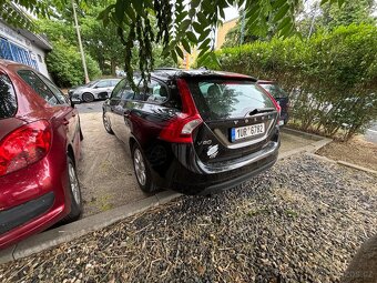 Volvo V60 1.6 TDi DRIVe 2011 PRASKLÝ MOTOR - 4