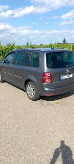 Volkswagen Touran - 4