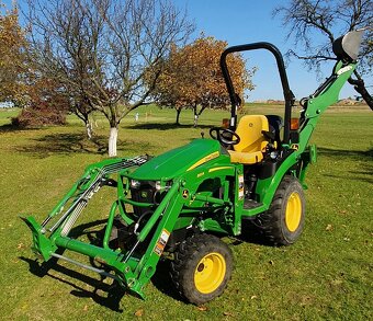 John Deere 2025R 4x4 - 4
