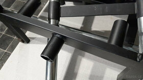 Stojany pro dva reproduktory na subwoofer 2 sady - 4