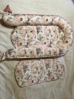 Souprava pro miminko - hnízdečko, zavinovačka a peřinky - 4