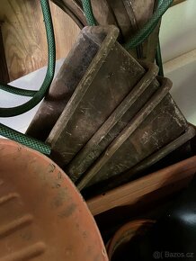 Různé květináče a truhlíky - 4