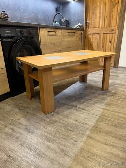 Konferenční stolek . - 4