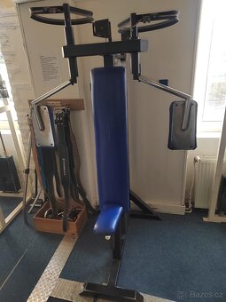 CELÁ POSILOVNA, STROJE, ČINKY - 4