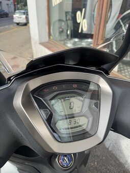 Kymco Agility 300 ABS, maxiskůtr 16,8 KW - 4