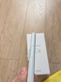 Sony Xperia 10 II bílá 2GB/32GB/LTE TOP STAV - 4