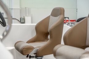 TRIDENT 640 SUNDECK - 4