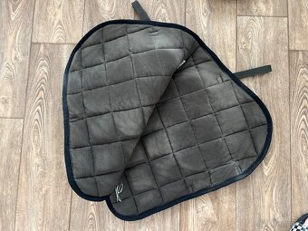 Podsedlová dečka Eskadron Big Square khaki a bandáže - 4